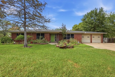 Photo of 900 Esther Boulevard, Bryan, TX 77802 (MLS # 26011045)
