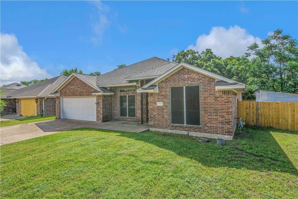Photo of 1500 Hunter Creek Drive, College Station, TX 77845 (MLS # 26004894)