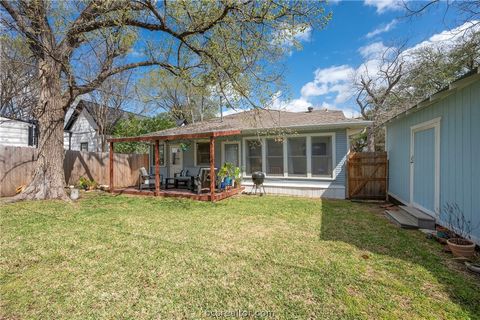 Tiny photo for 711 E 27th Street, Bryan, TX 77803 (MLS # 26002878)