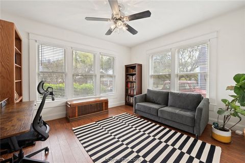 Tiny photo for 711 E 27th Street, Bryan, TX 77803 (MLS # 26002878)