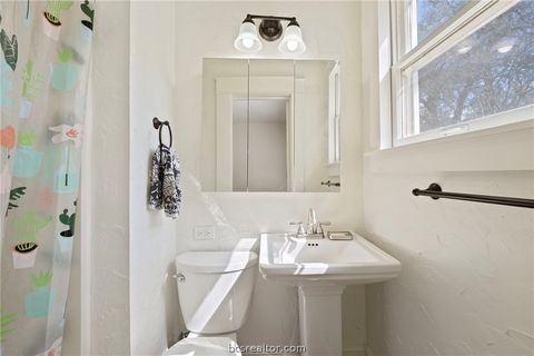 Tiny photo for 711 E 27th Street, Bryan, TX 77803 (MLS # 26002878)