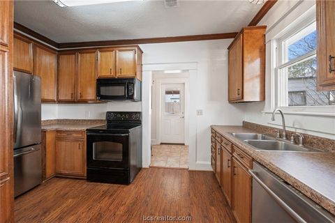 Tiny photo for 711 E 27th Street, Bryan, TX 77803 (MLS # 26002878)