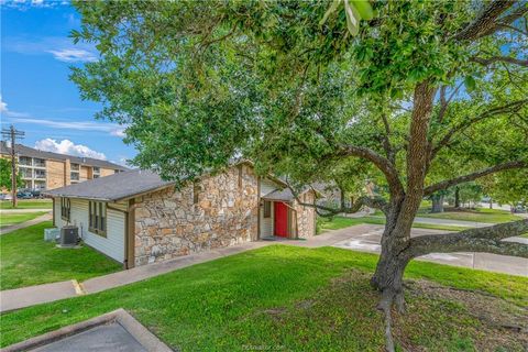 Tiny photo for 2323 De Lee Street #28, Bryan, TX 77802 (MLS # 26005426)