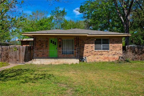 Tiny photo for 606 Wheelock Street, Hearne, TX 77859 (MLS # 26003702)