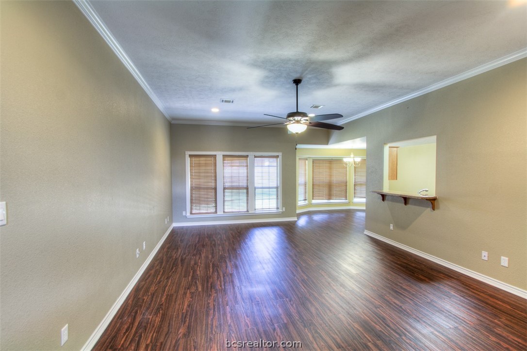 College Station, Texas 77845, United States, 4 Bedrooms Bedrooms, ,2 BathroomsBathrooms,Residential,Pending,57374