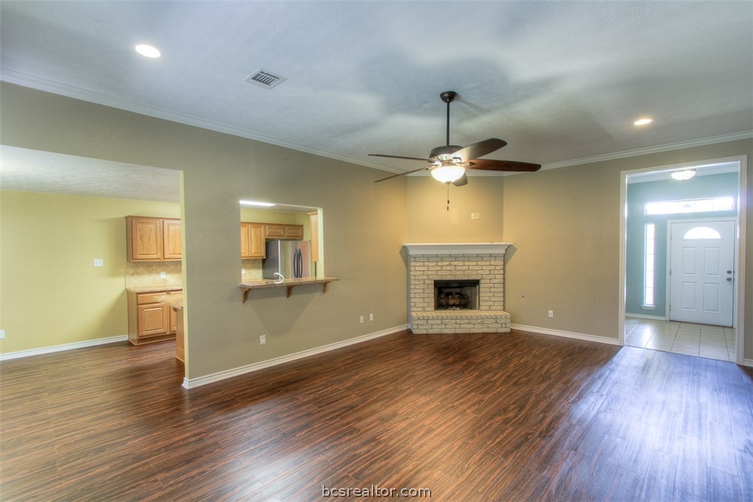 College Station, Texas 77845, United States, 4 Bedrooms Bedrooms, ,2 BathroomsBathrooms,Residential,Pending,57374