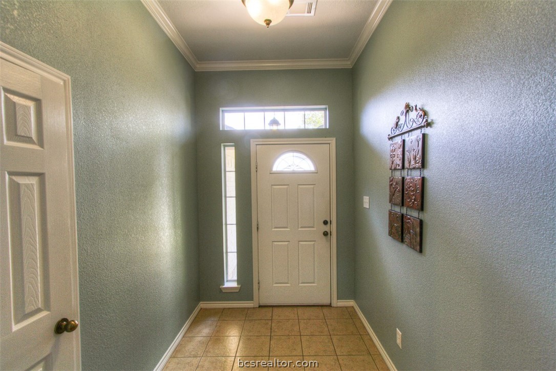 College Station, Texas 77845, United States, 4 Bedrooms Bedrooms, ,2 BathroomsBathrooms,Residential,Pending,57374