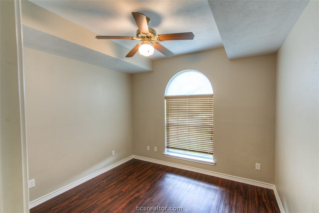 College Station, Texas 77845, United States, 4 Bedrooms Bedrooms, ,2 BathroomsBathrooms,Residential,Pending,57374