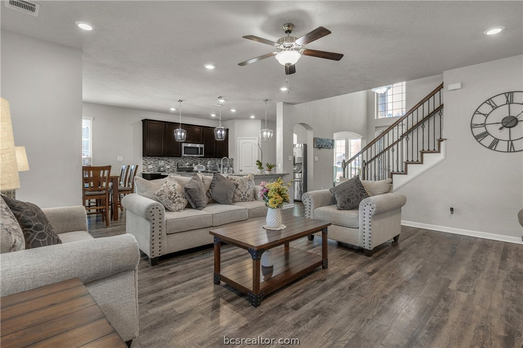 Photo of 2000 Viva Road, Bryan, TX 77807 (MLS # 26010377)