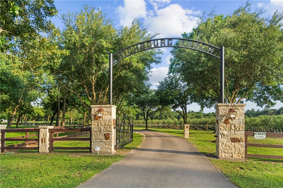 15629 Knotty Oaks Trail