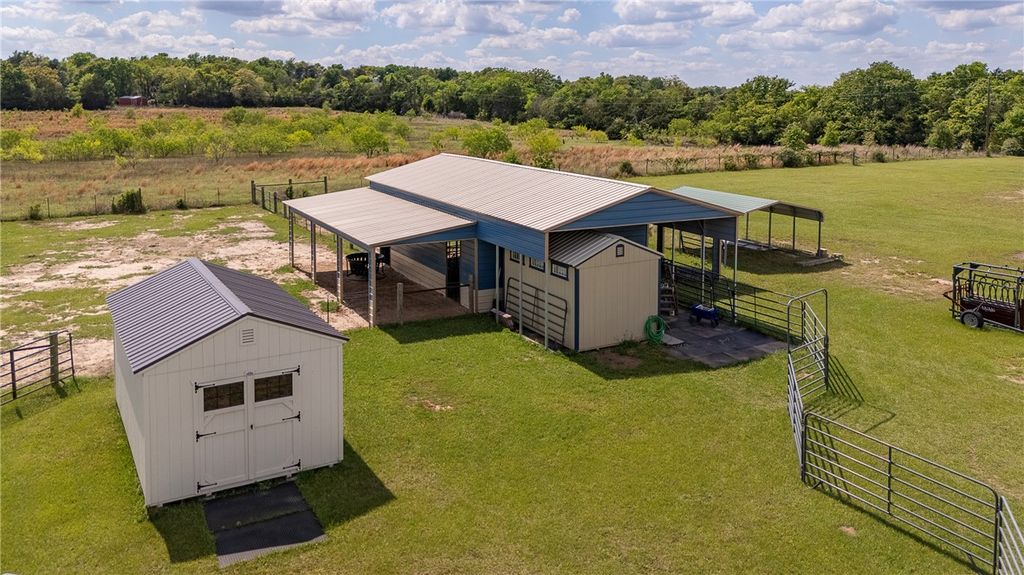 Photo of 10976 Whiterock Road, Bremond, TX 76629 (MLS # 26004522)