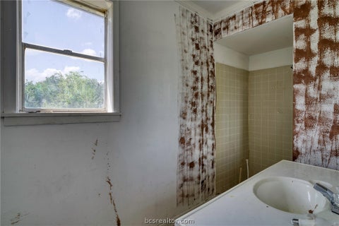 Tiny photo for 1927 Highway 75 N, Madisonville, TX 77864 (MLS # 26012247)