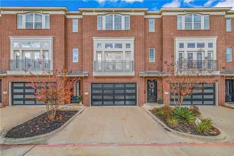 Photo of 206 Tarrow Street, Bryan, TX 77840 (MLS # 25013088)