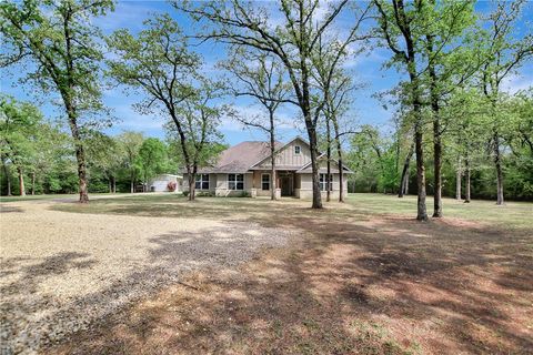 1196 Evelyn Court Franklin TX 77856