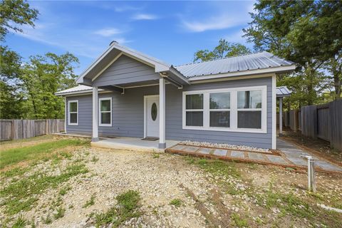 Tiny photo for 100 Walnut Circle, Somerville, TX 77879 (MLS # 26004493)