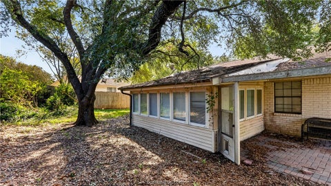 Tiny photo for 1805 Lakeview Drive, Brenham, TX 77833 (MLS # 26012570)