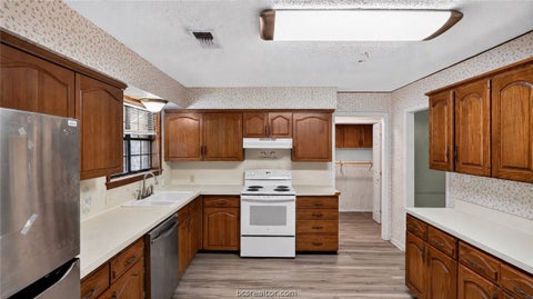 Tiny photo for 1805 Lakeview Drive, Brenham, TX 77833 (MLS # 26012570)