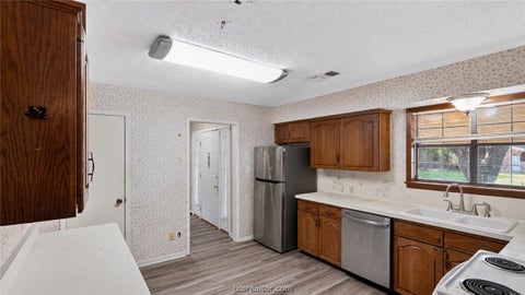 Tiny photo for 1805 Lakeview Drive, Brenham, TX 77833 (MLS # 26012570)
