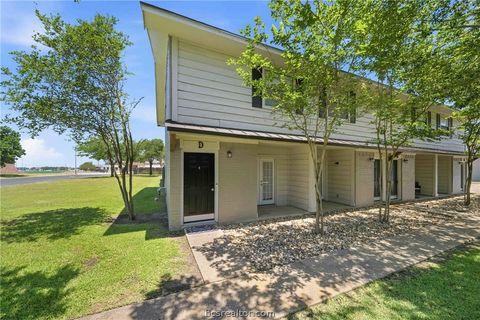 Tiny photo for 1406 Summit Street #D, College Station, TX 77845 (MLS # 26005856)