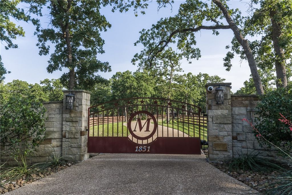 Photo of 1851 Deer Park Drive, College Station, TX 77845 (MLS # 26006375)