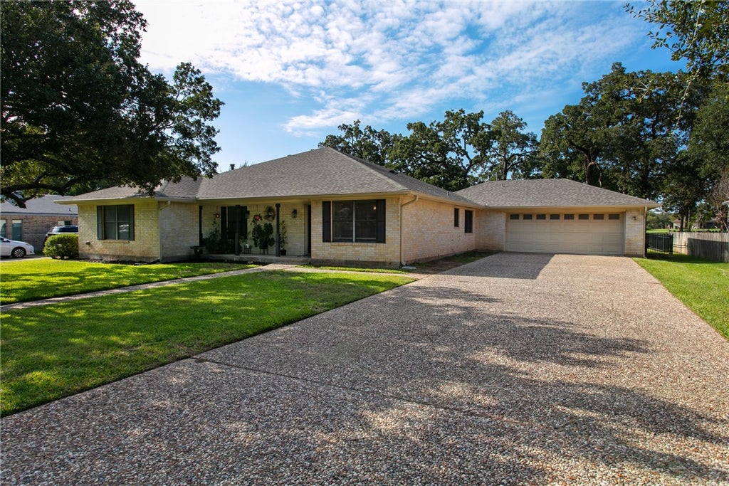 Photo of 2523 Arbor Drive, Bryan, TX 77802 (MLS # 26012213)