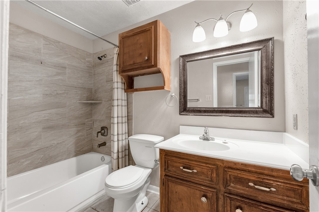 College Station, Texas 77840, United States, 4 Bedrooms Bedrooms, ,3 BathroomsBathrooms,Residential,Active,247182