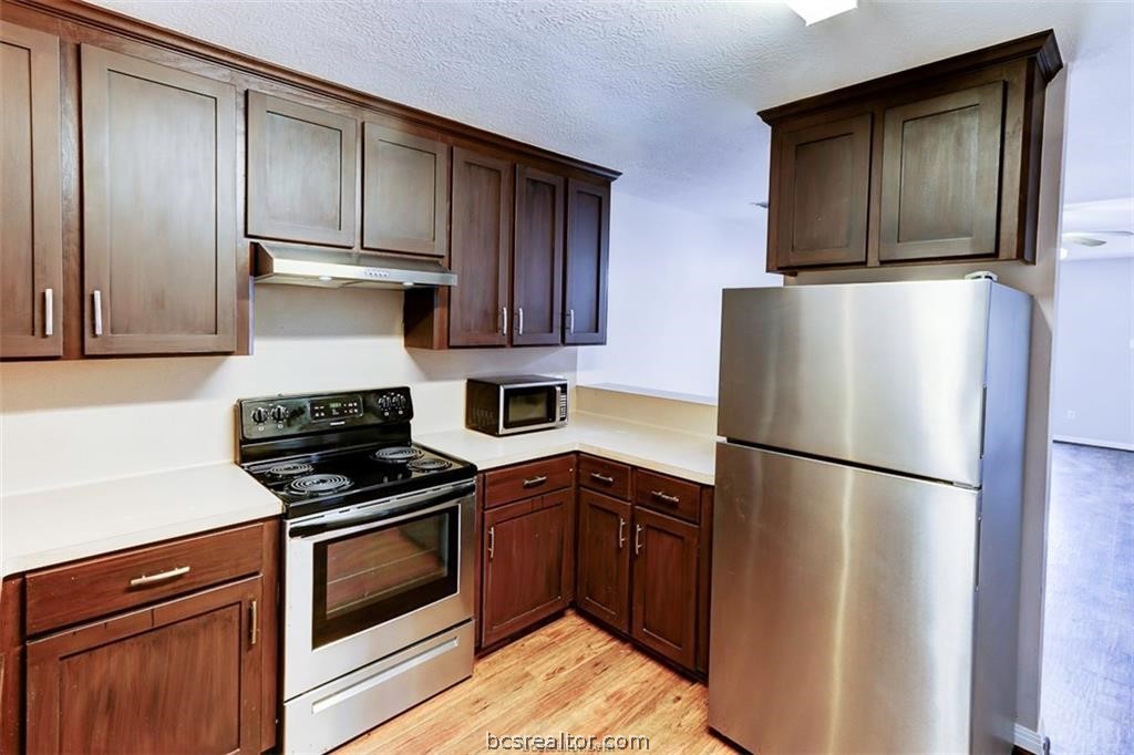 College Station, Texas 77840, United States, 3 Bedrooms Bedrooms, ,2 BathroomsBathrooms,Residential,Pending,57278