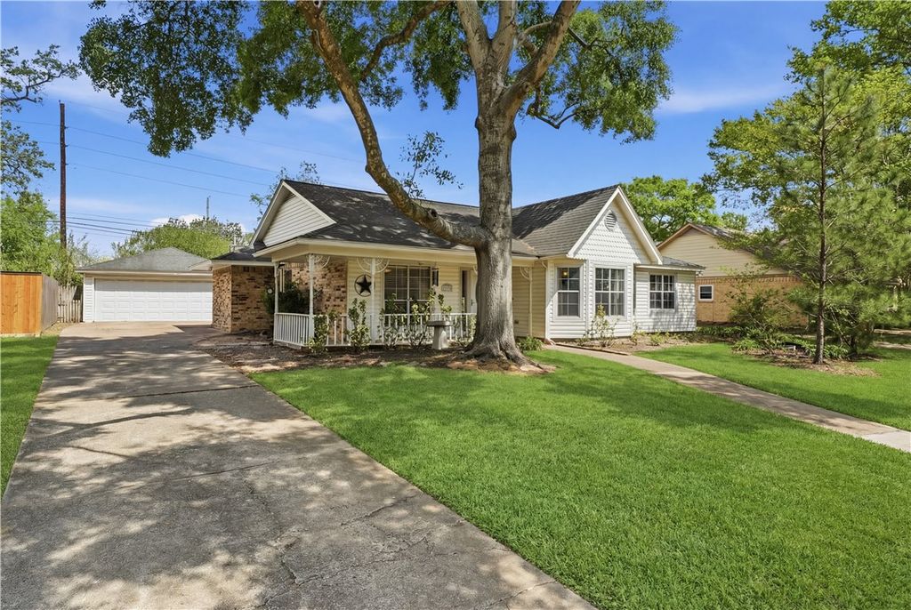 Photo of 22338 Wetherburn Lane, Katy, TX 77449 (MLS # 26003959)