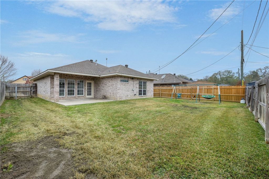 Photo of 1006 Meadow Wood, Caldwell, TX 77836 (MLS # 26000729)