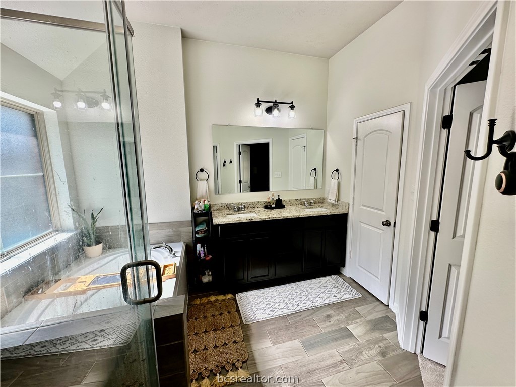 College Station, Texas 77845, United States, 3 Bedrooms Bedrooms, ,2 BathroomsBathrooms,Residential,Pending,59810