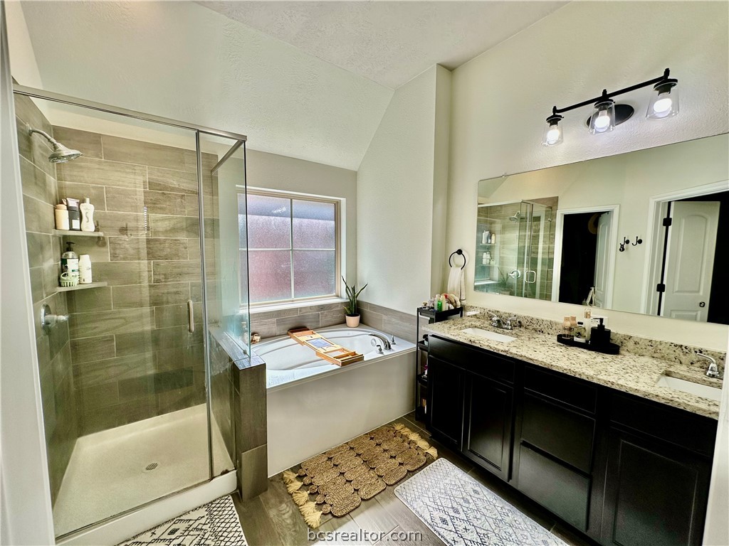 College Station, Texas 77845, United States, 3 Bedrooms Bedrooms, ,2 BathroomsBathrooms,Residential,Pending,59810