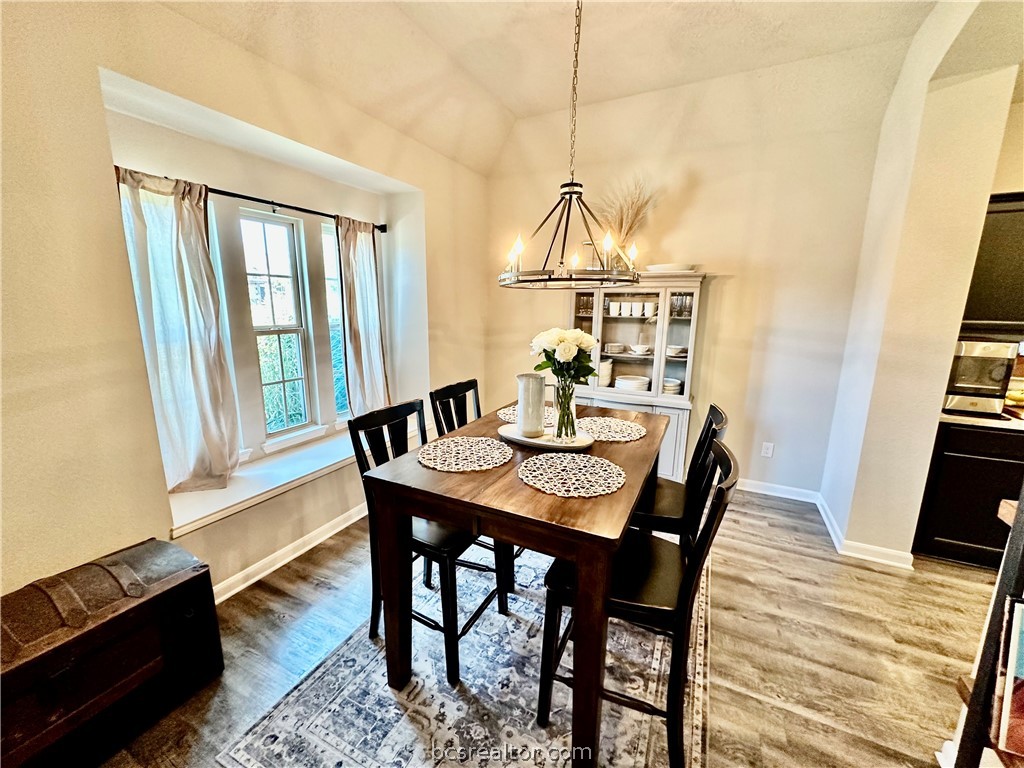 College Station, Texas 77845, United States, 3 Bedrooms Bedrooms, ,2 BathroomsBathrooms,Residential,Pending,59810