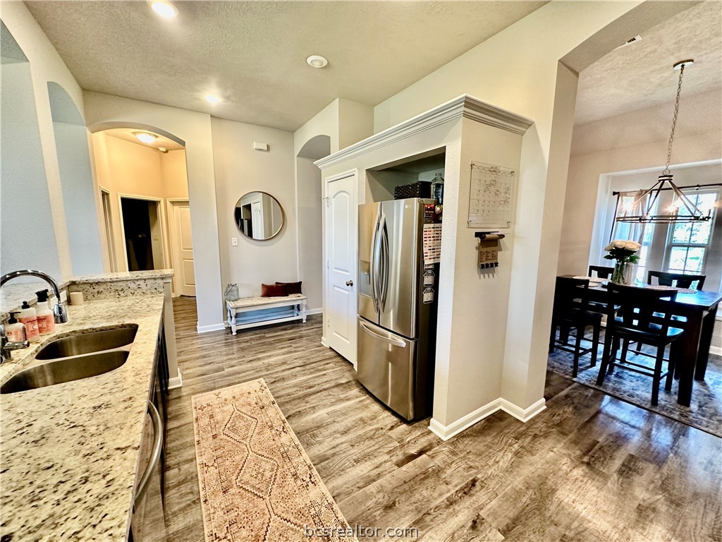 College Station, Texas 77845, United States, 3 Bedrooms Bedrooms, ,2 BathroomsBathrooms,Residential,Pending,59810