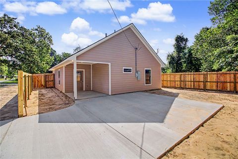Tiny photo for 509 Milam Street, Hearne, TX 77859 (MLS # 26005511)