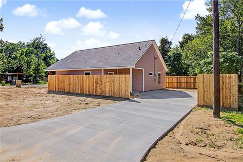 Tiny photo for 509 Milam Street, Hearne, TX 77859 (MLS # 26005511)