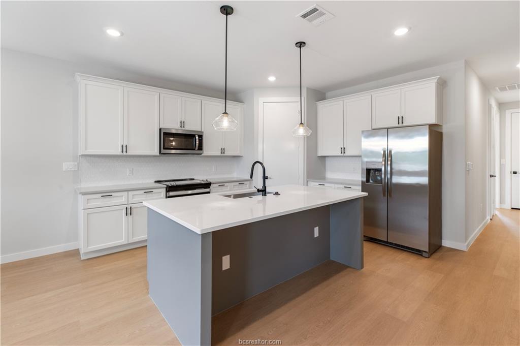 Bryan, Texas 77808, United States, 3 Bedrooms Bedrooms, ,2 BathroomsBathrooms,Residential,Pending,11119