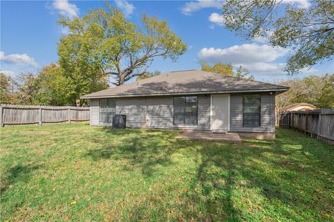 Tiny photo for 1003 E 24th Street, Bryan, TX 77803 (MLS # 25012001)