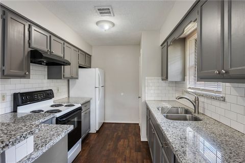Tiny photo for 1003 E 24th Street, Bryan, TX 77803 (MLS # 25012001)