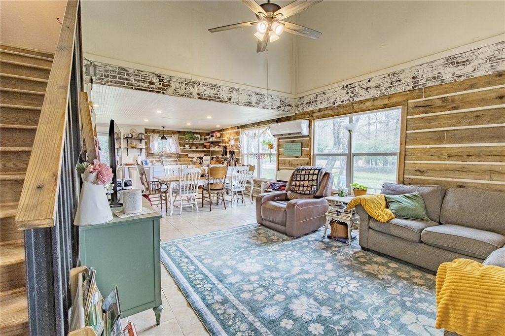 Photo of 10888 W US Highway 79, Hearne, TX 77859 (MLS # 26005900)