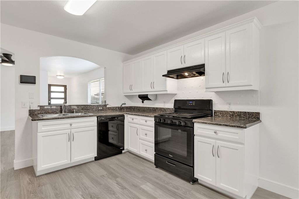 Photo of 1108 Cottage Grove Circle, Bryan, TX 77801 (MLS # 26000777)