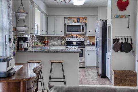 Tiny photo for 3613 Oak Ridge Dr, Bryan, TX 77802 (MLS # 26004413)