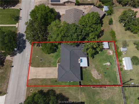 Tiny photo for 3613 Oak Ridge Dr, Bryan, TX 77802 (MLS # 26004413)