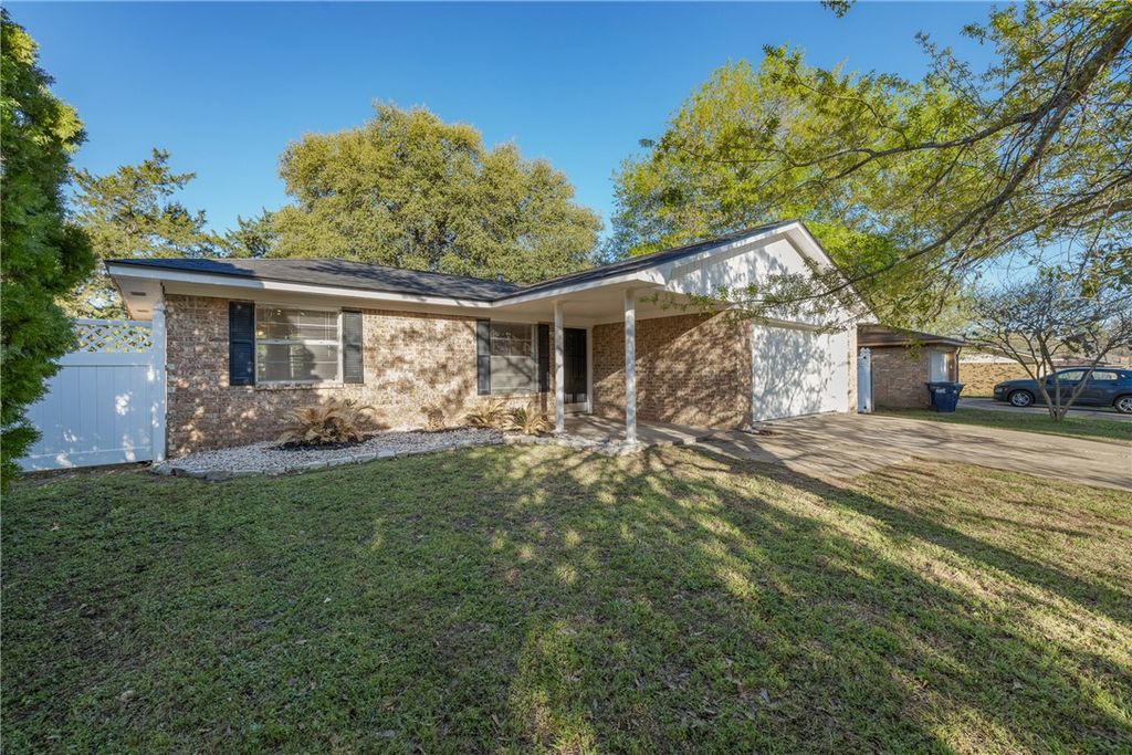 Photo of 3014 Jennifer Drive, College Station, TX 77845 (MLS # 26003425)