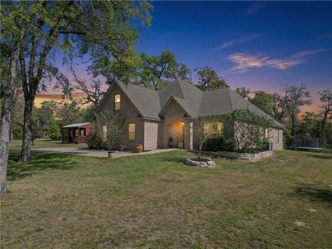 638 Oak Tree Lane Franklin TX 77856