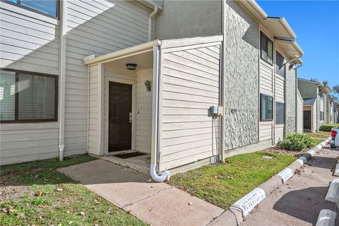 Tiny photo for 4517 Carter Creek Pkwy #5, Bryan, TX 77802 (MLS # 25013196)