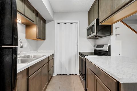 Tiny photo for 4517 Carter Creek Pkwy #5, Bryan, TX 77802 (MLS # 25013196)