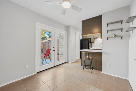 Tiny photo for 4517 Carter Creek Pkwy #5, Bryan, TX 77802 (MLS # 25013196)