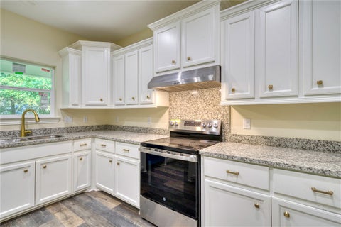 Tiny photo for 1112 Holly Springs DR, Huntsville, TX 77320 (MLS # 26009108)