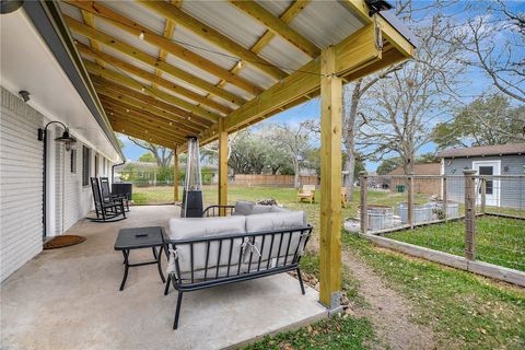 Tiny photo for 205 Munz Street, Brenham, TX 77833 (MLS # 26001008)