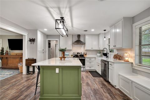 Tiny photo for 205 Munz Street, Brenham, TX 77833 (MLS # 26001008)